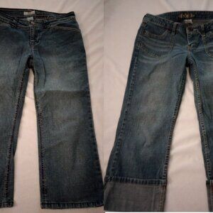 Preowned Lot of 2 Women SO and YMI Capri Jeans Size 5